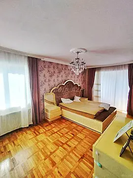 Satılır 5 otaqlı mənzil 170 m²