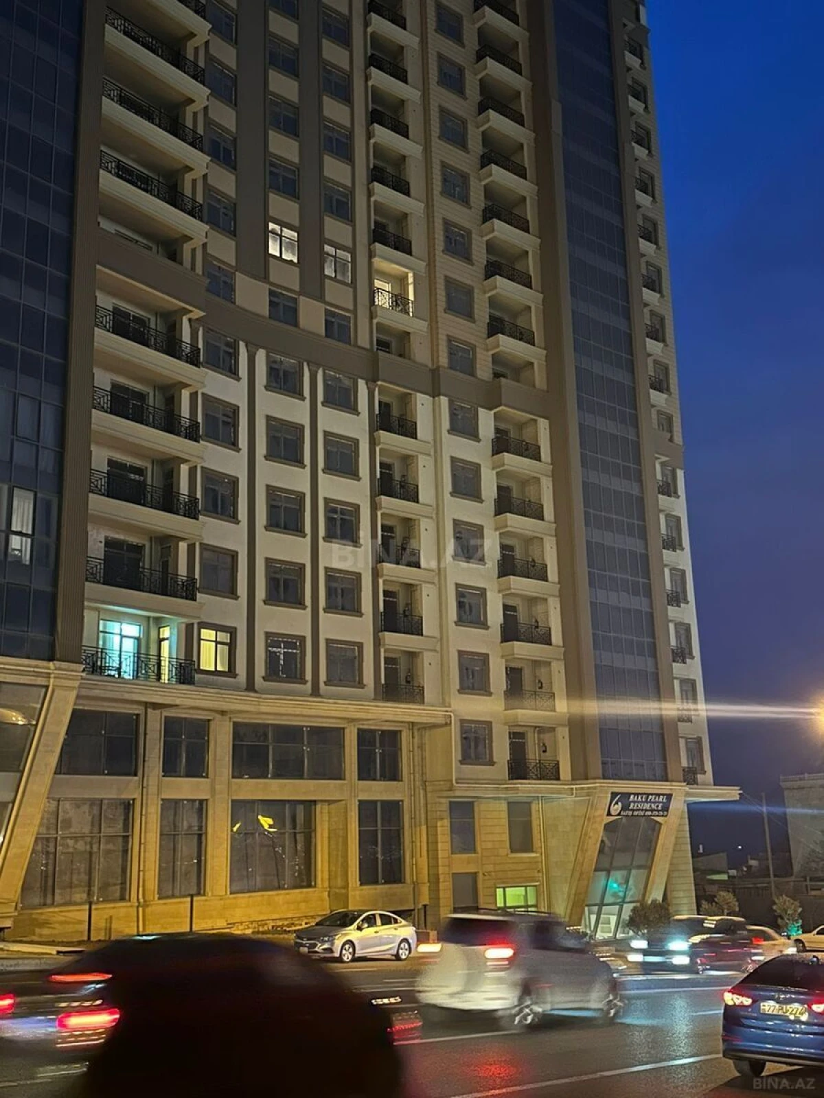 Satılır 4 otaqlı mənzil 185 m²