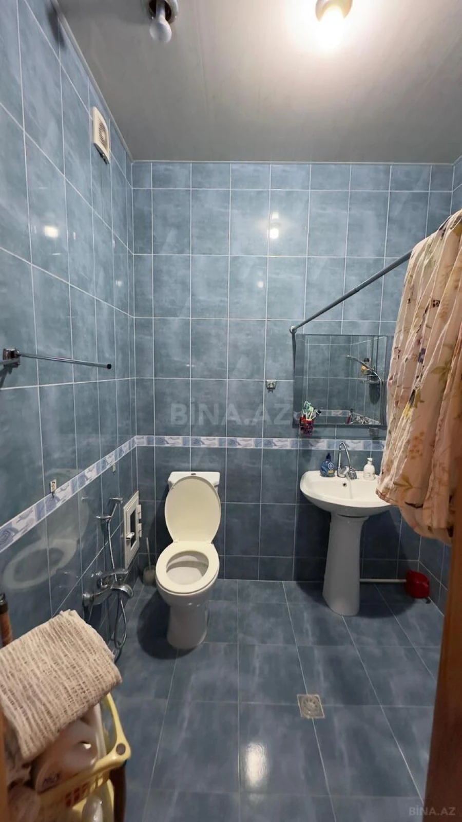 Satılır 4 otaqlı mənzil 140 m²