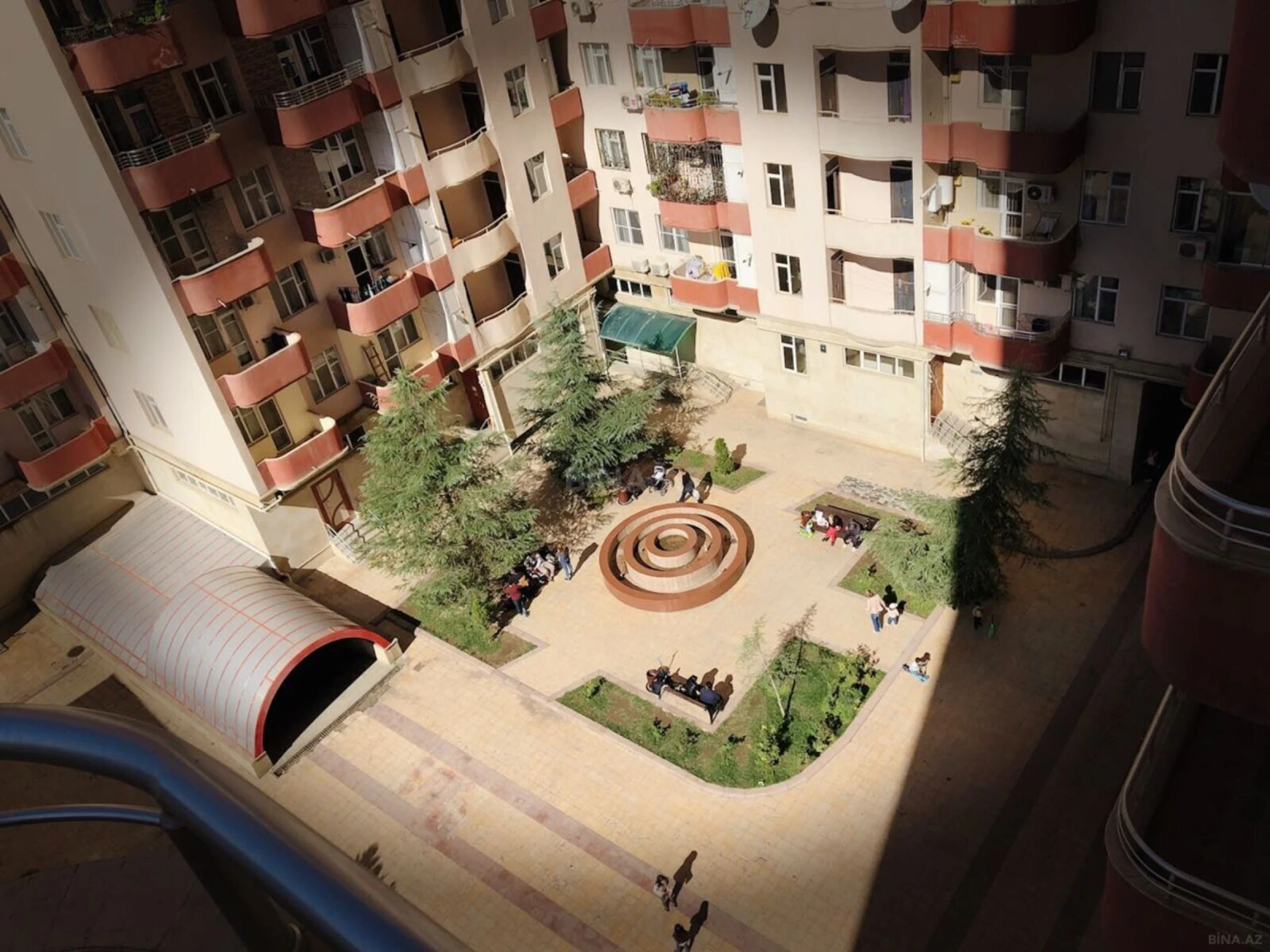 Kirayə verilir 3 otaqlı mənzil 140 m²