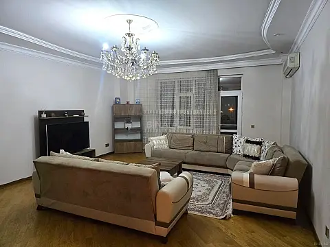 Kirayə verilir 3 otaqlı mənzil 140 m²