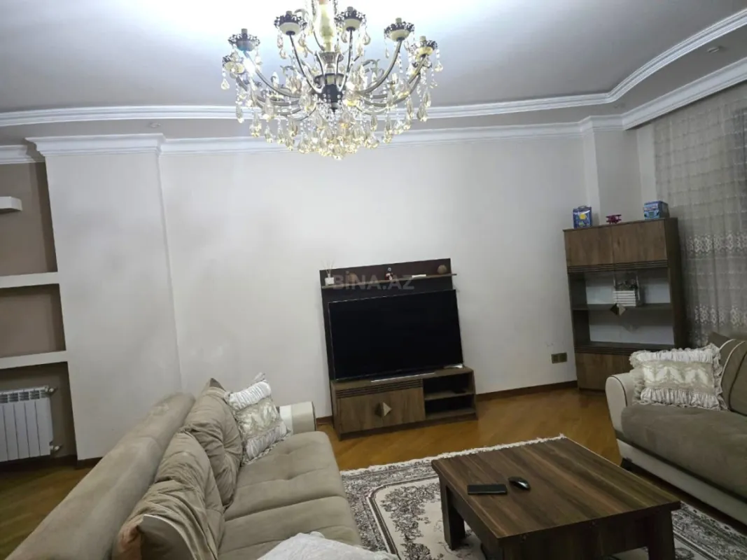 Kirayə verilir 3 otaqlı mənzil 140 m²