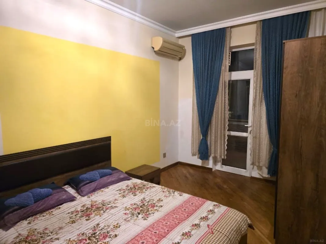 Kirayə verilir 3 otaqlı mənzil 140 m²