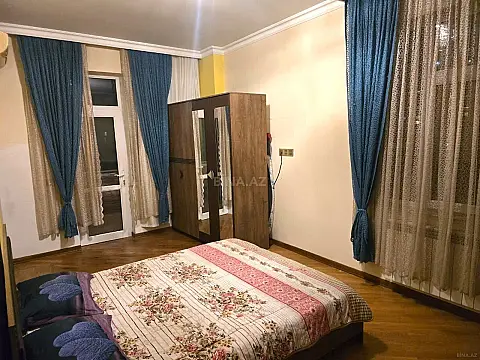 Kirayə verilir 3 otaqlı mənzil 140 m²