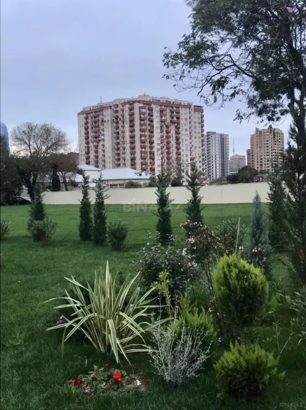 Kirayə verilir 3 otaqlı mənzil 140 m²