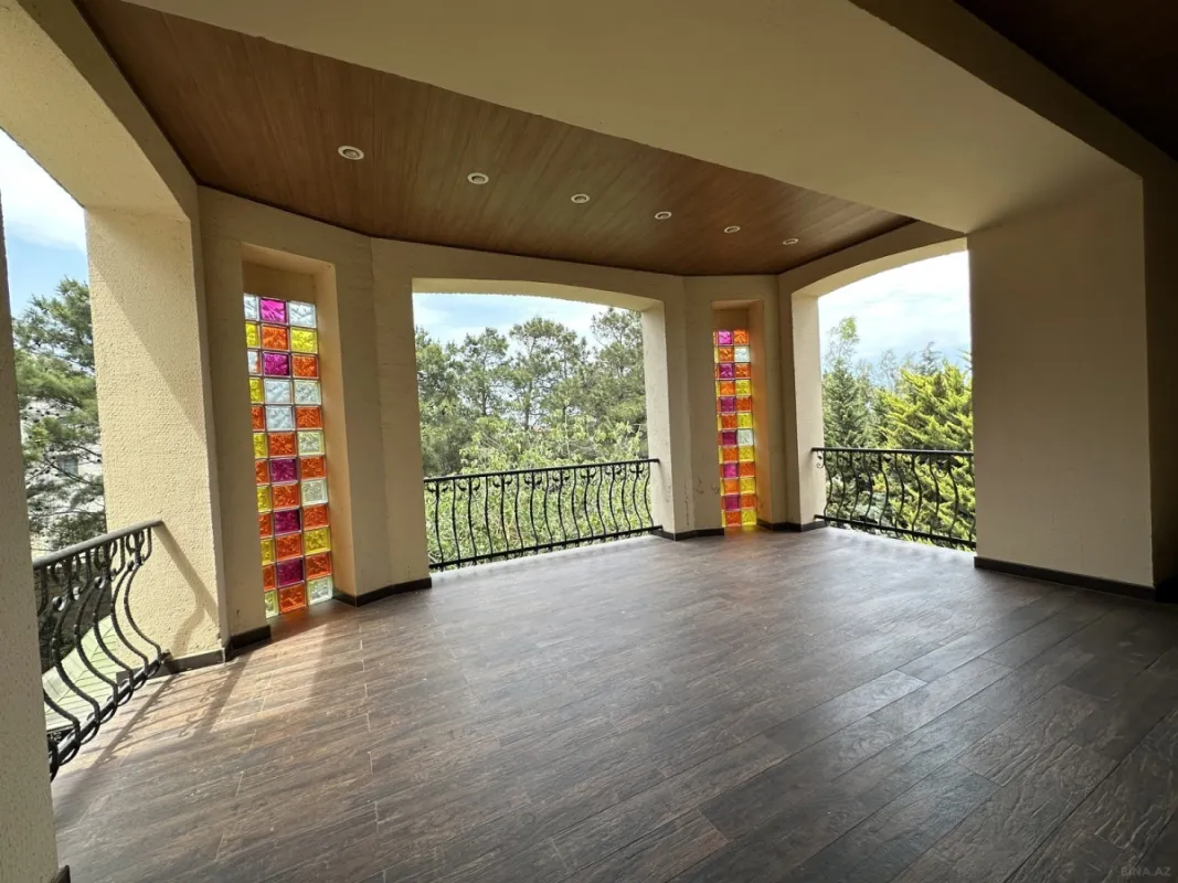 Satılır 5 otaqlı həyət evi 525 m²