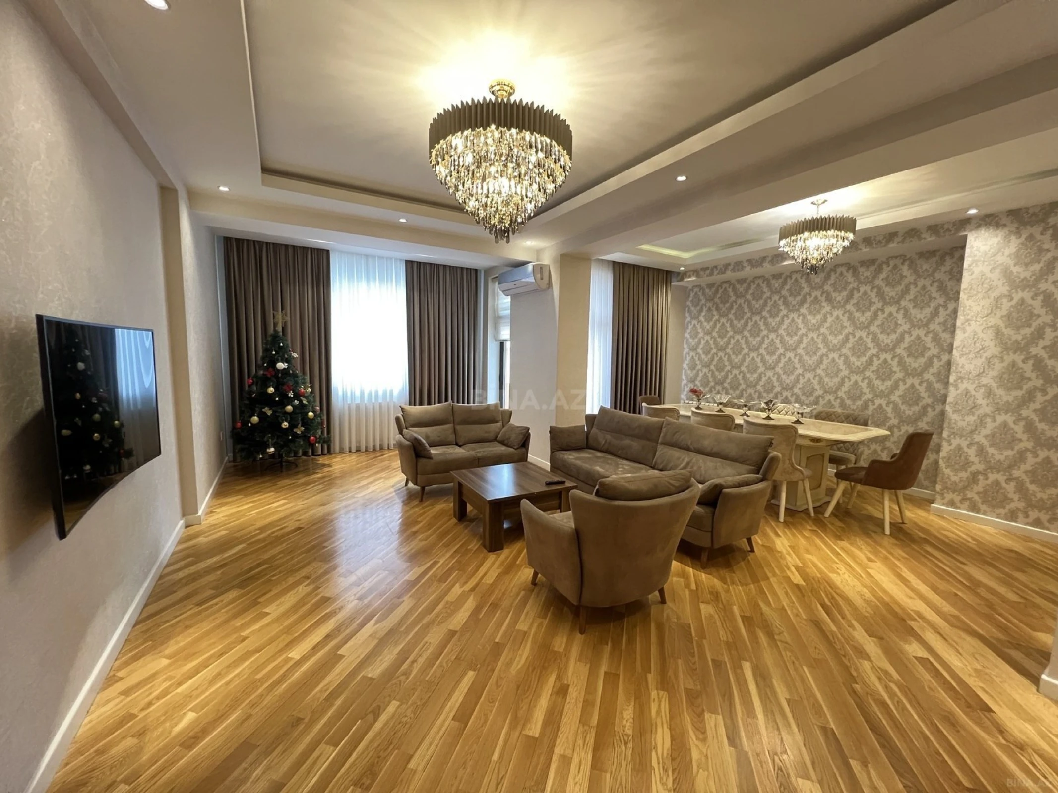 Satılır 5 otaqlı mənzil 194 m²