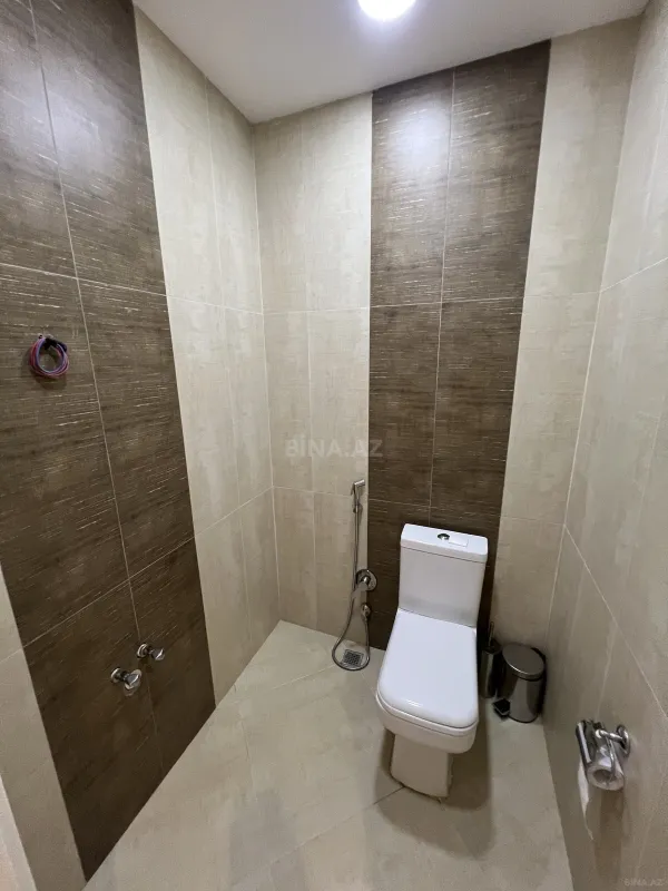 Satılır 5 otaqlı mənzil 194 m²