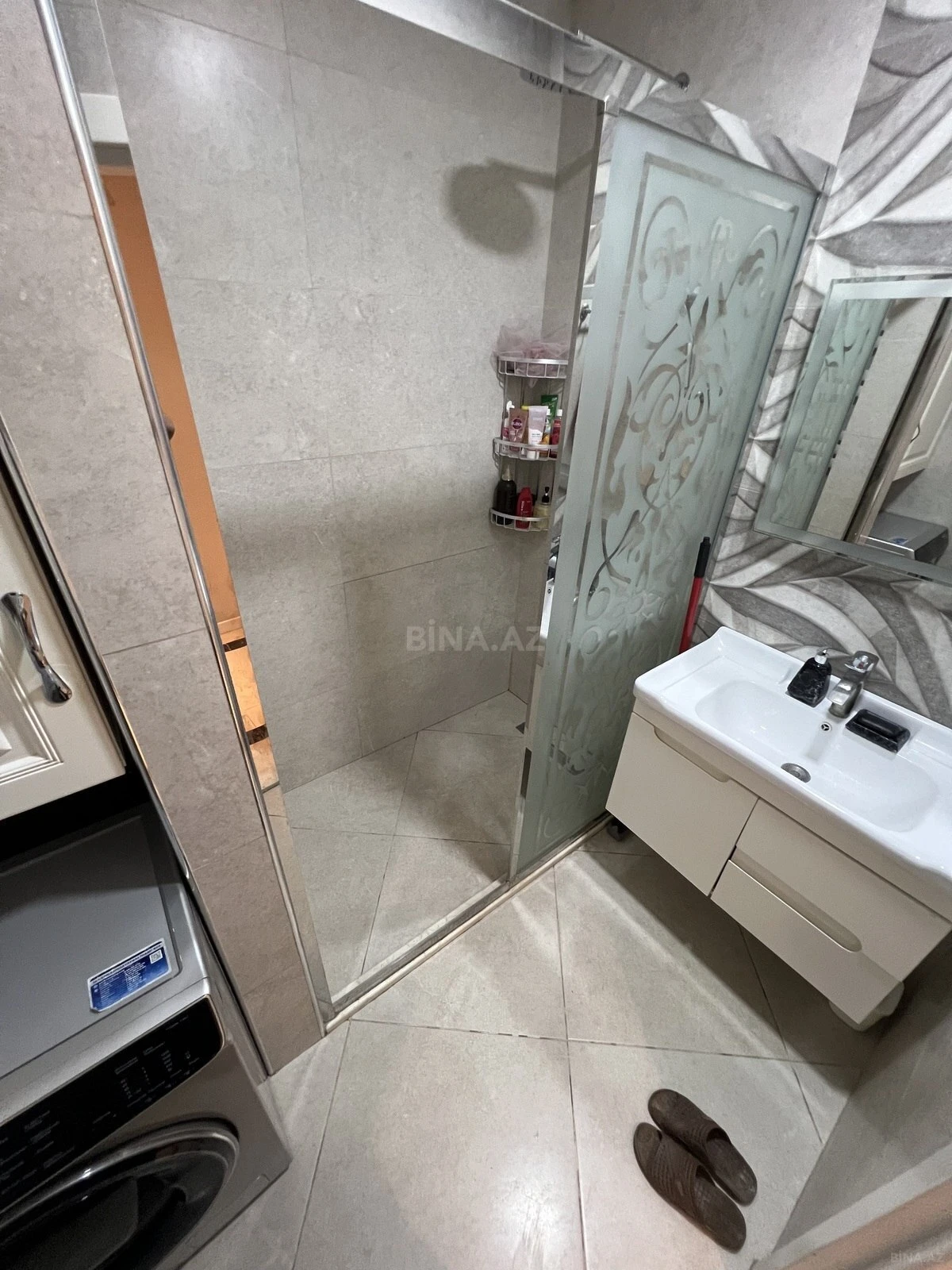 Satılır 5 otaqlı mənzil 194 m²