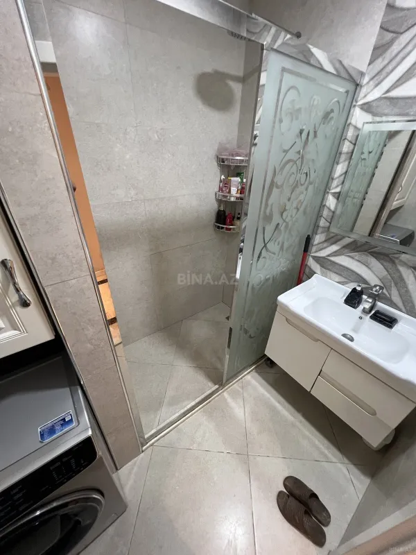 Satılır 5 otaqlı mənzil 194 m²