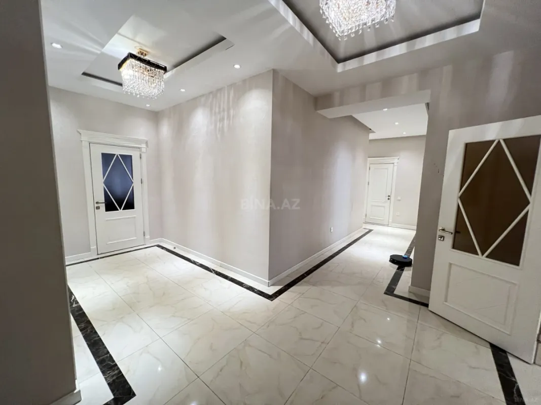 Satılır 5 otaqlı mənzil 194 m²
