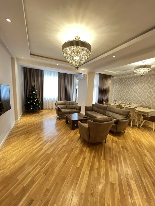 Satılır 5 otaqlı mənzil 194 m²