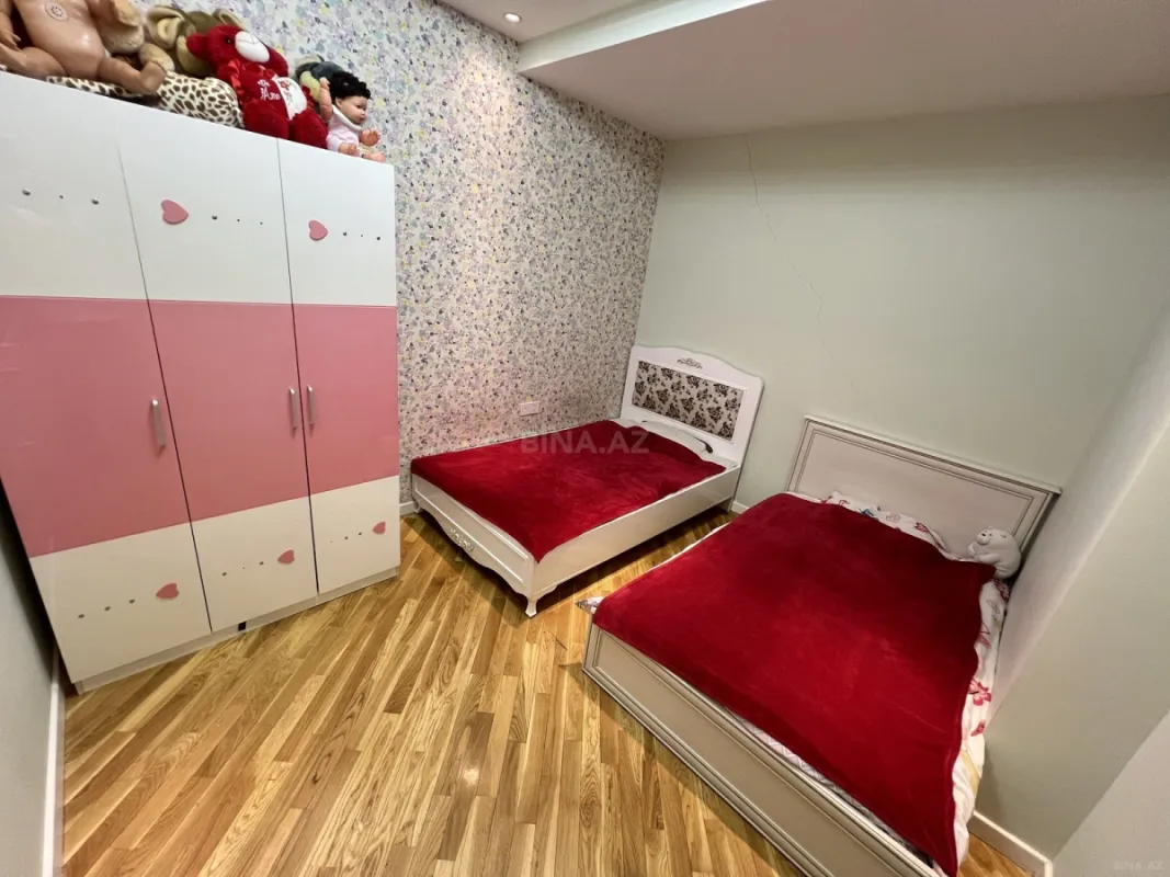 Satılır 5 otaqlı mənzil 194 m²