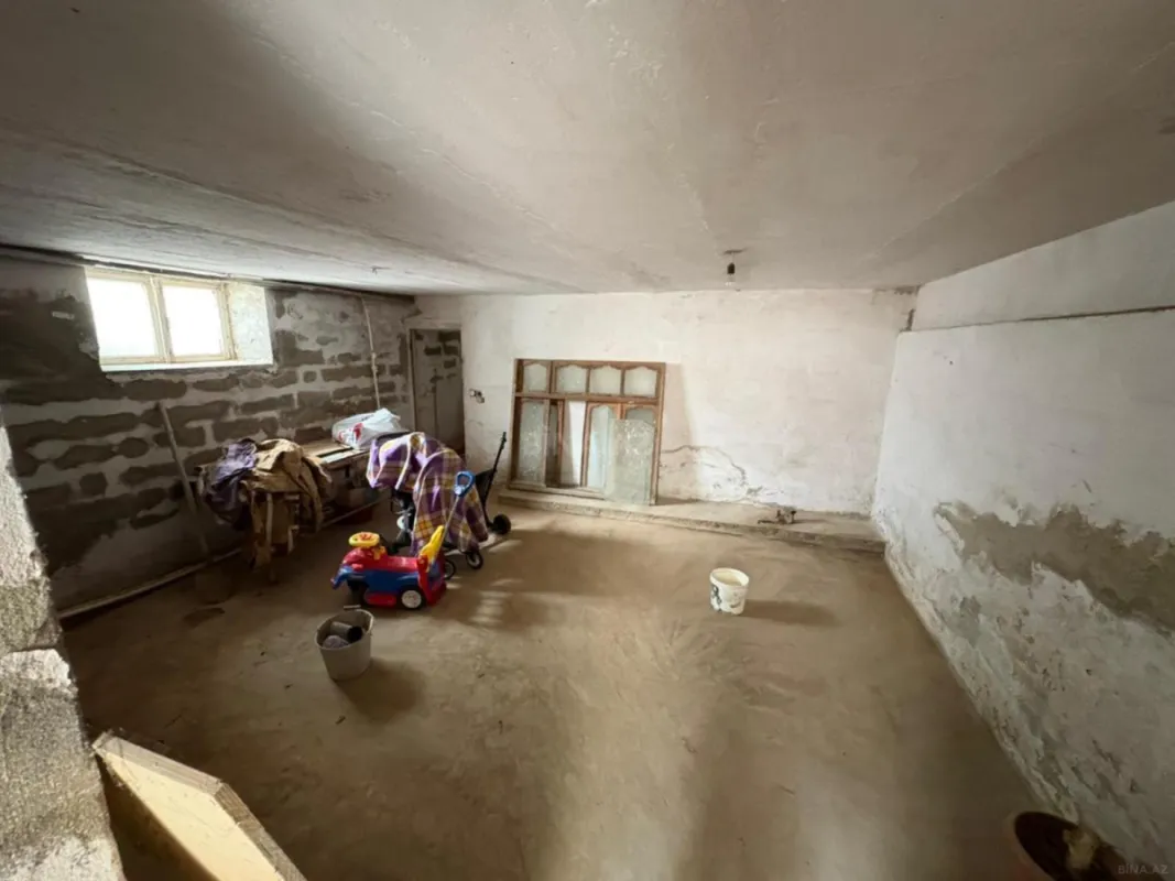 Satılır 5 otaqlı mənzil 100 m²