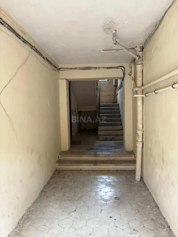 Satılır 5 otaqlı mənzil 100 m²