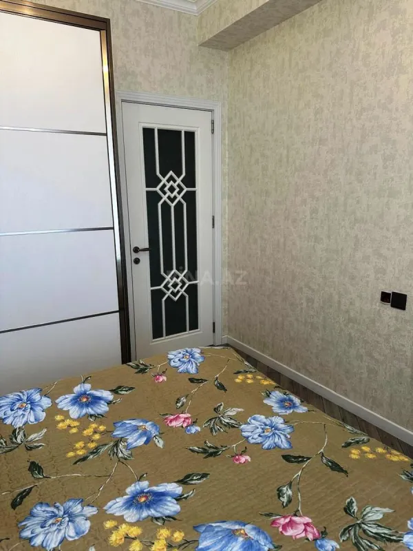 Kirayə verilir 2 otaqlı mənzil 75 m²