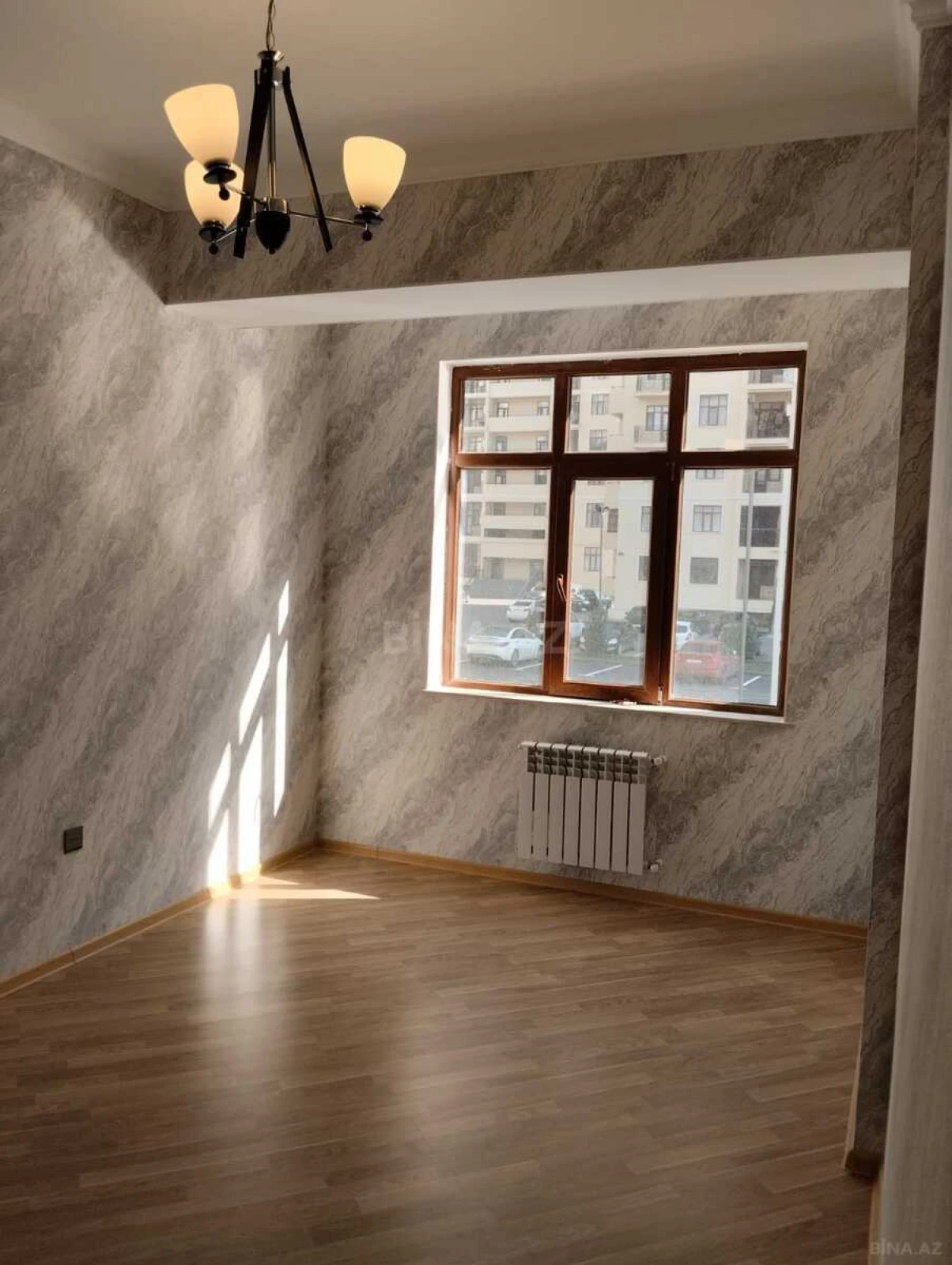 Satılır 4 otaqlı mənzil 133 m²