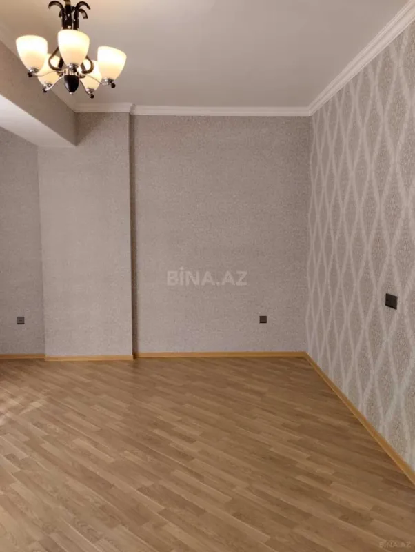 Satılır 4 otaqlı mənzil 133 m²