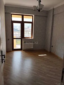 Satılır 4 otaqlı mənzil 133 m²