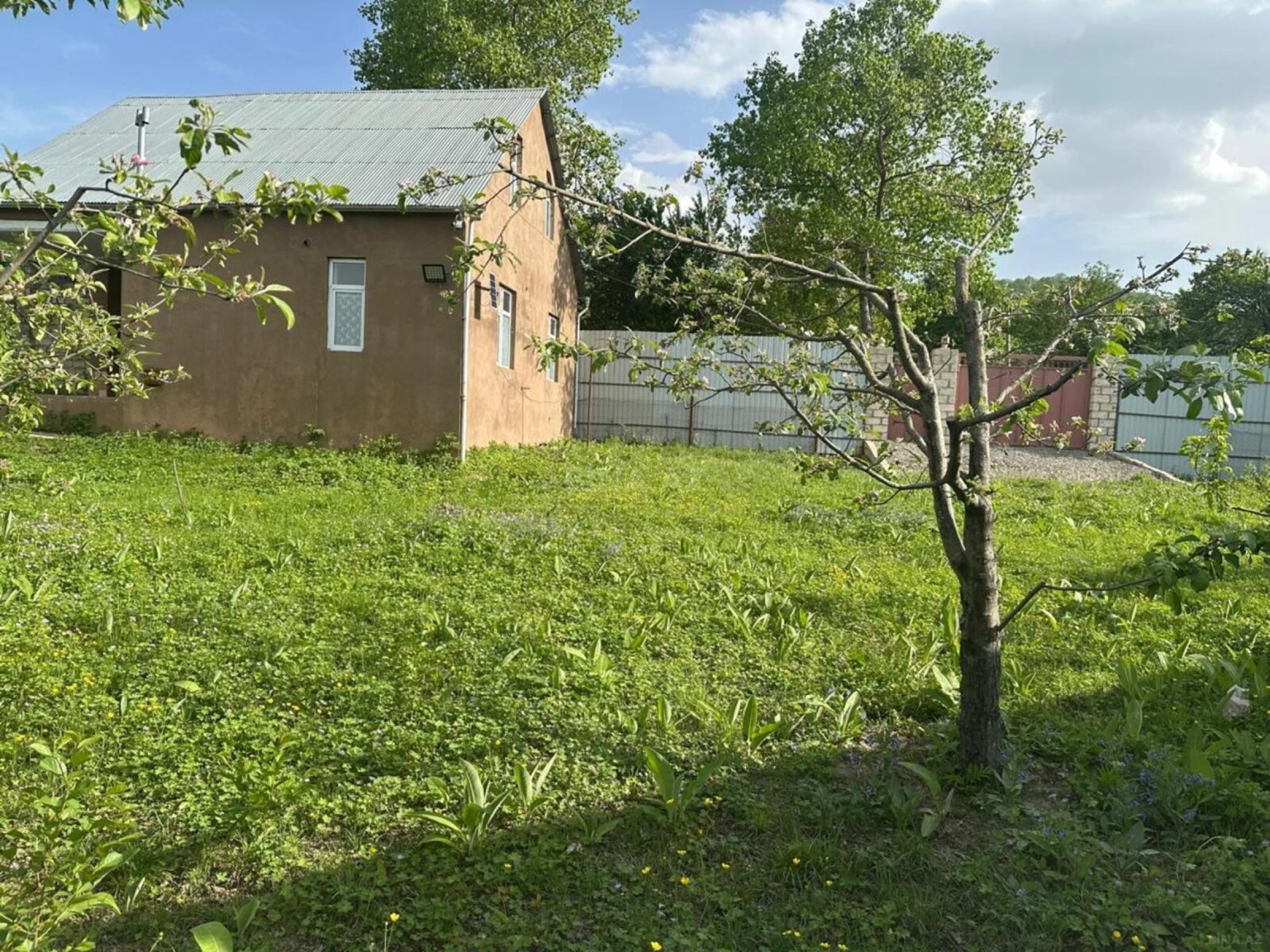 Satılır 4 otaqlı həyət evi 80 m²