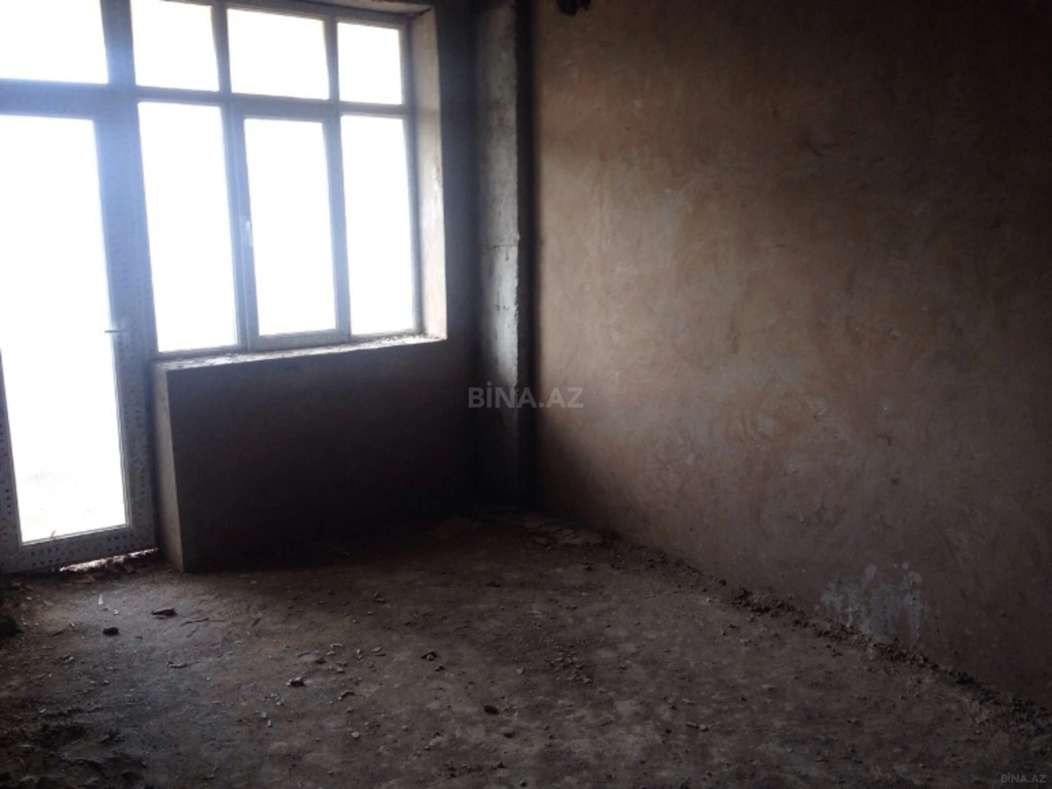 Satılır 3 otaqlı mənzil 146 m²