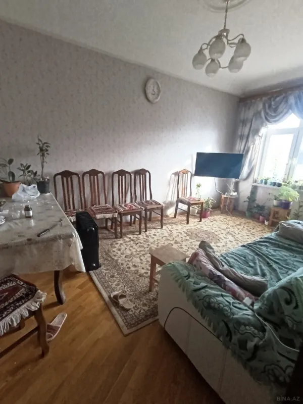 Satılır 4 otaqlı mənzil 73 m²