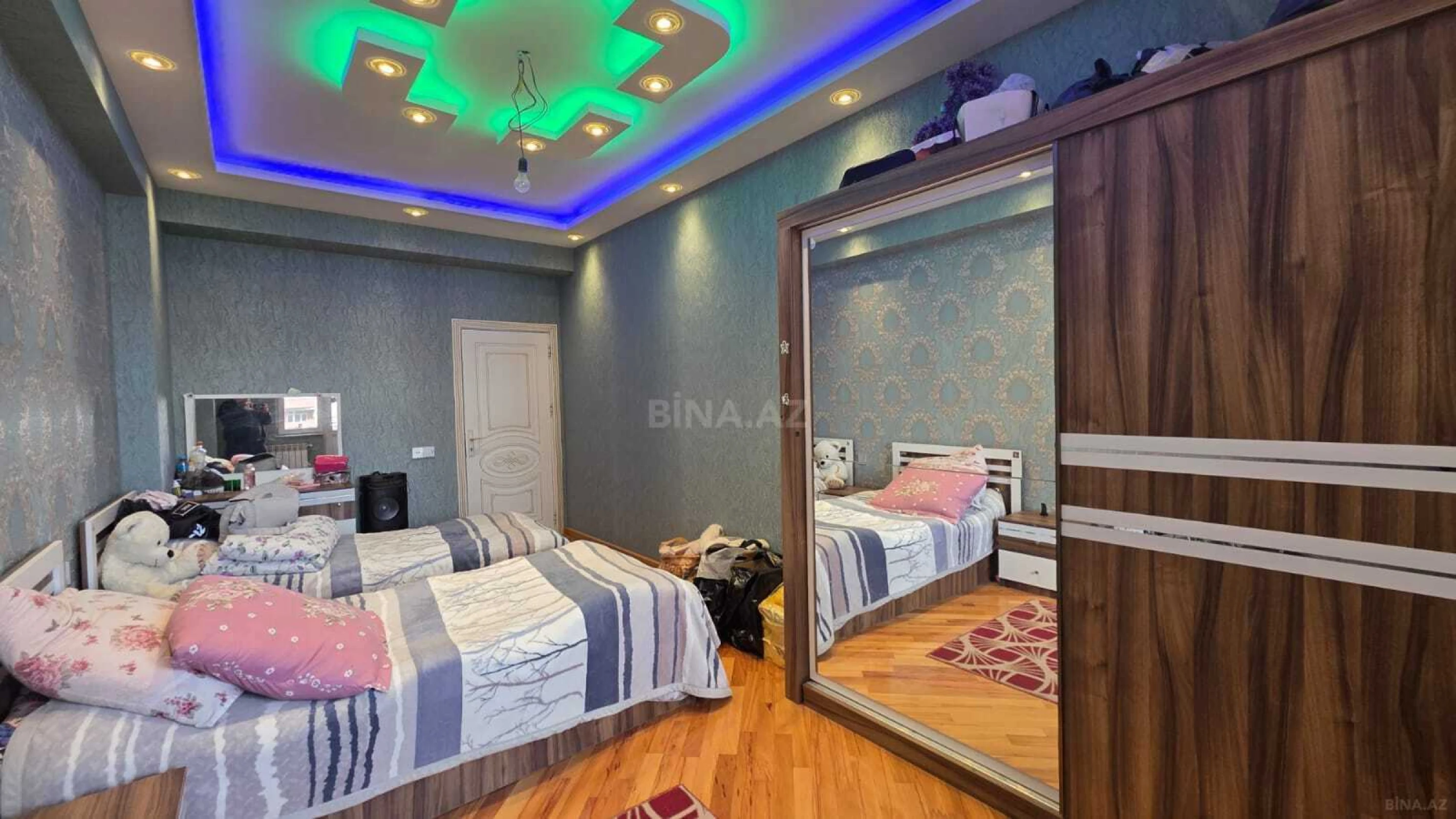 Satılır 3 otaqlı mənzil 130 m²