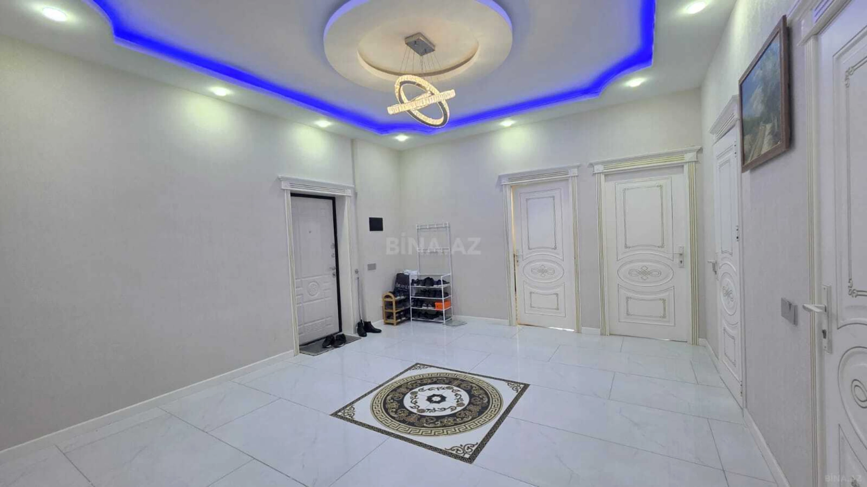 Satılır 3 otaqlı mənzil 130 m²