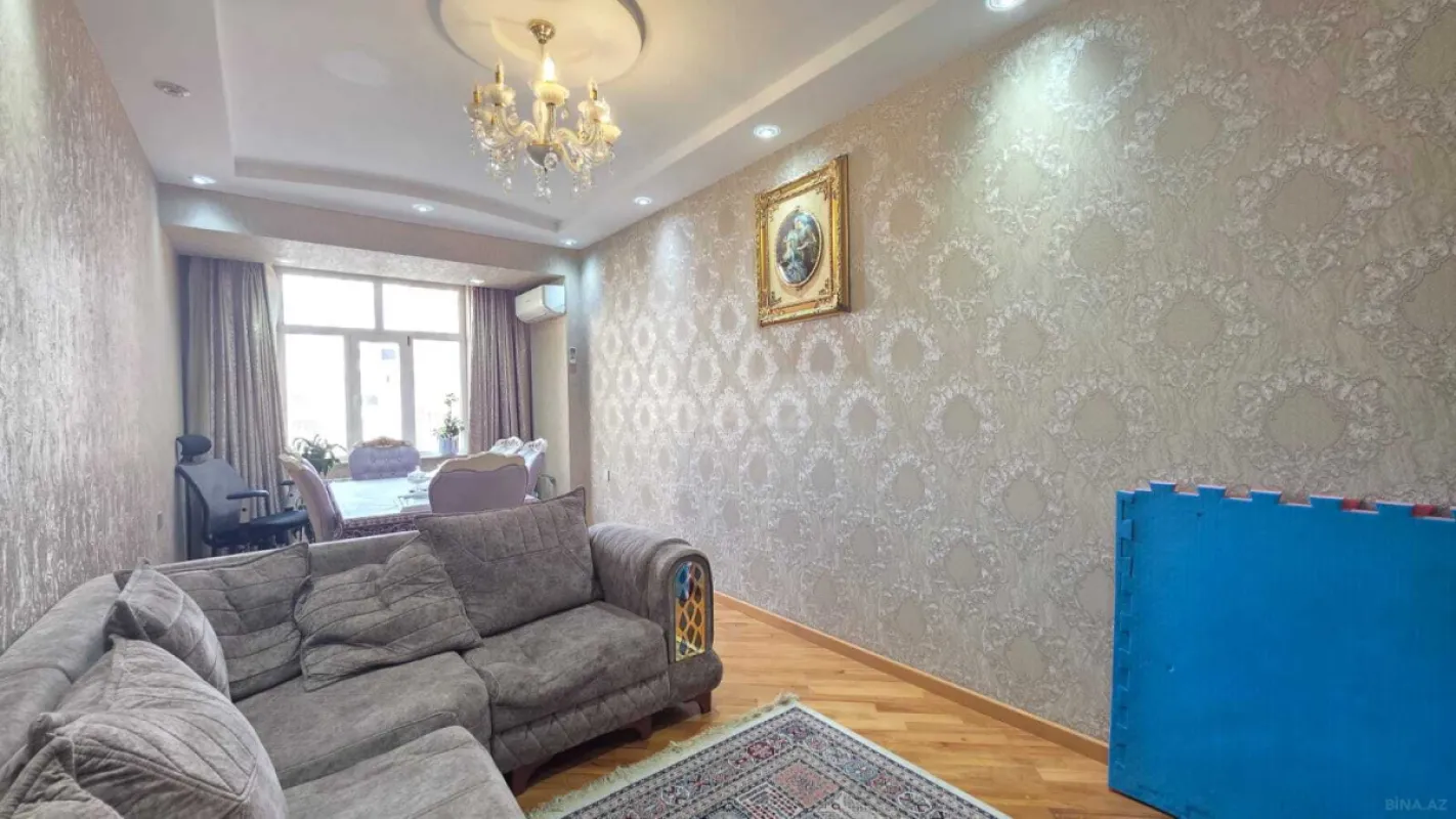 Satılır 3 otaqlı mənzil 130 m²