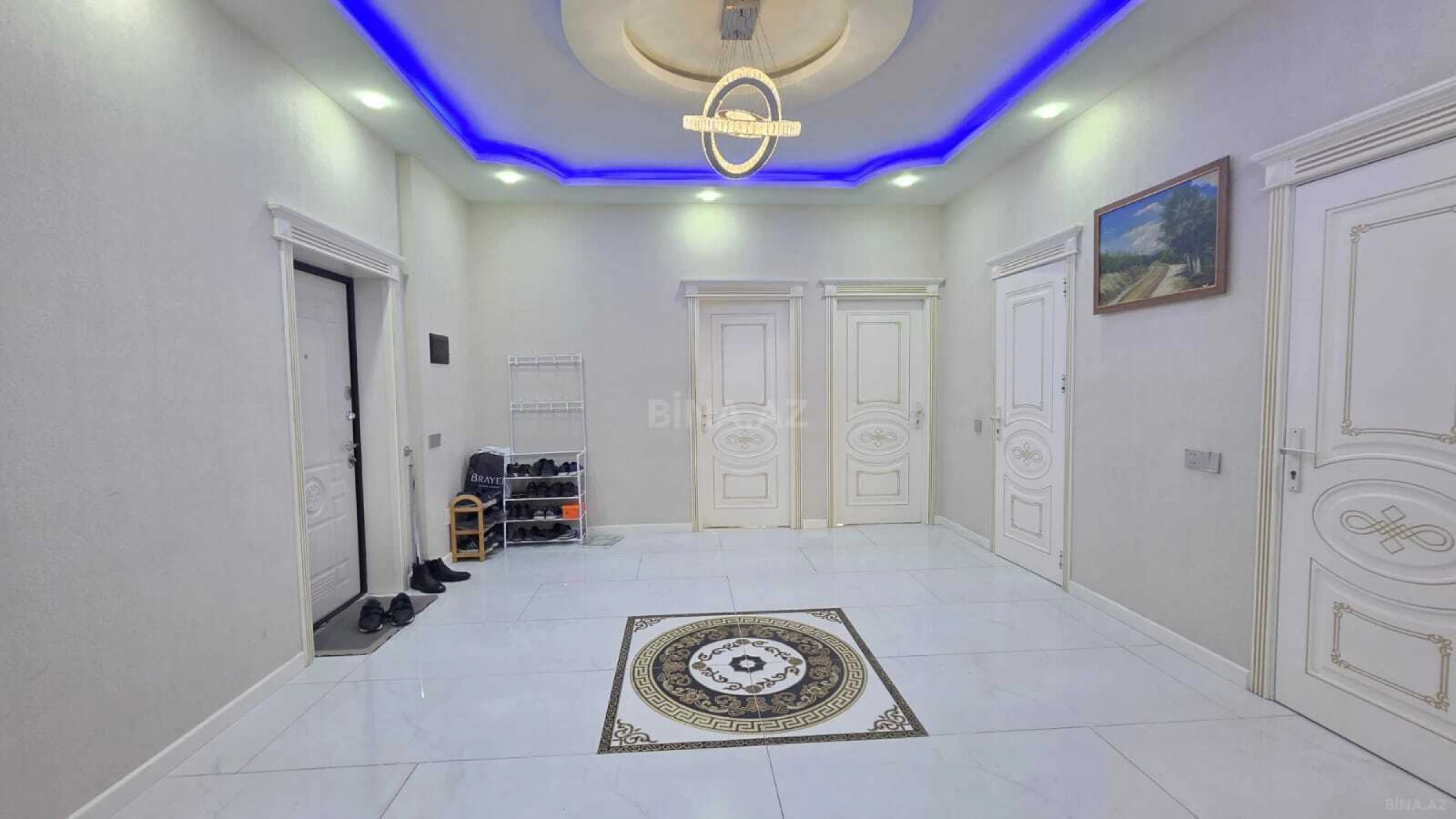 Satılır 3 otaqlı mənzil 130 m²