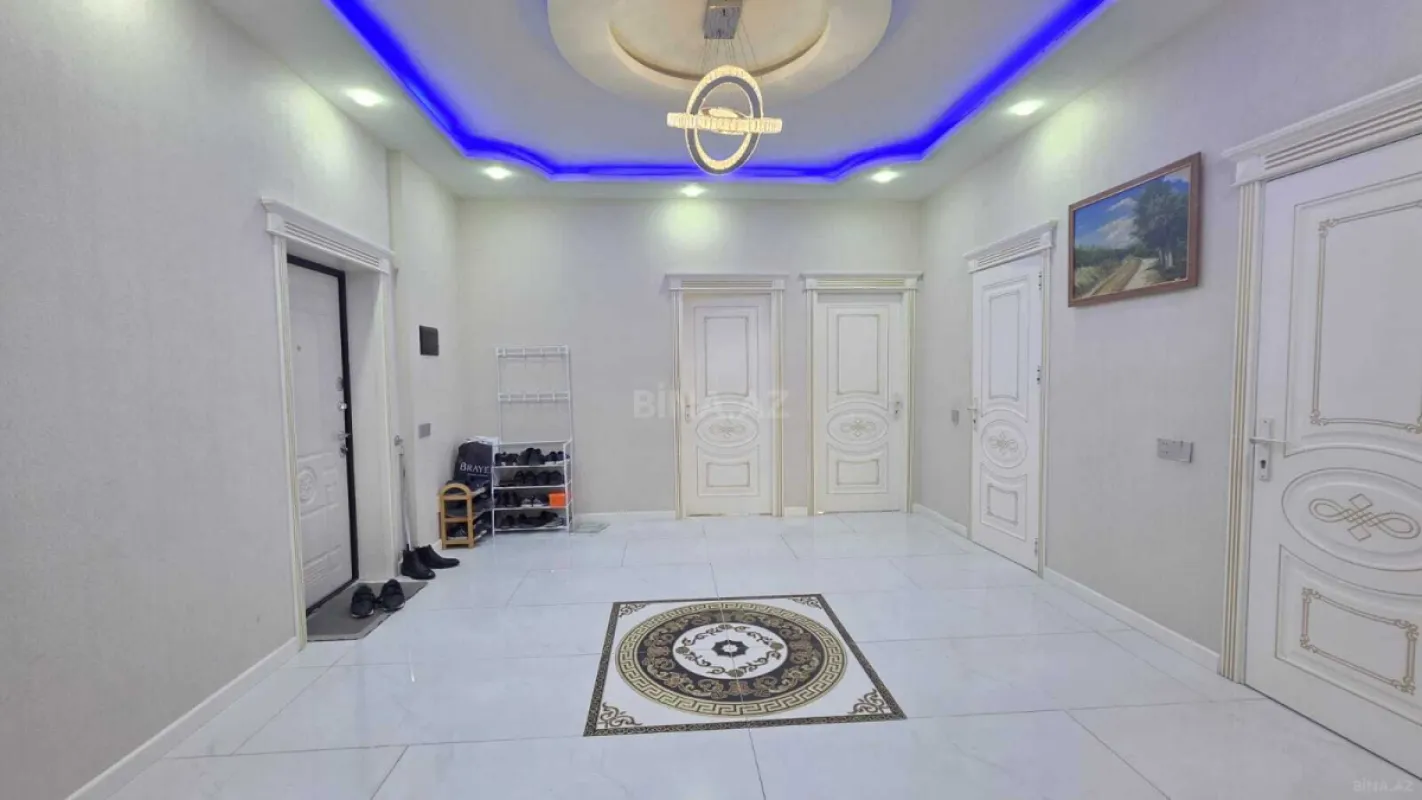 Satılır 3 otaqlı mənzil 130 m²