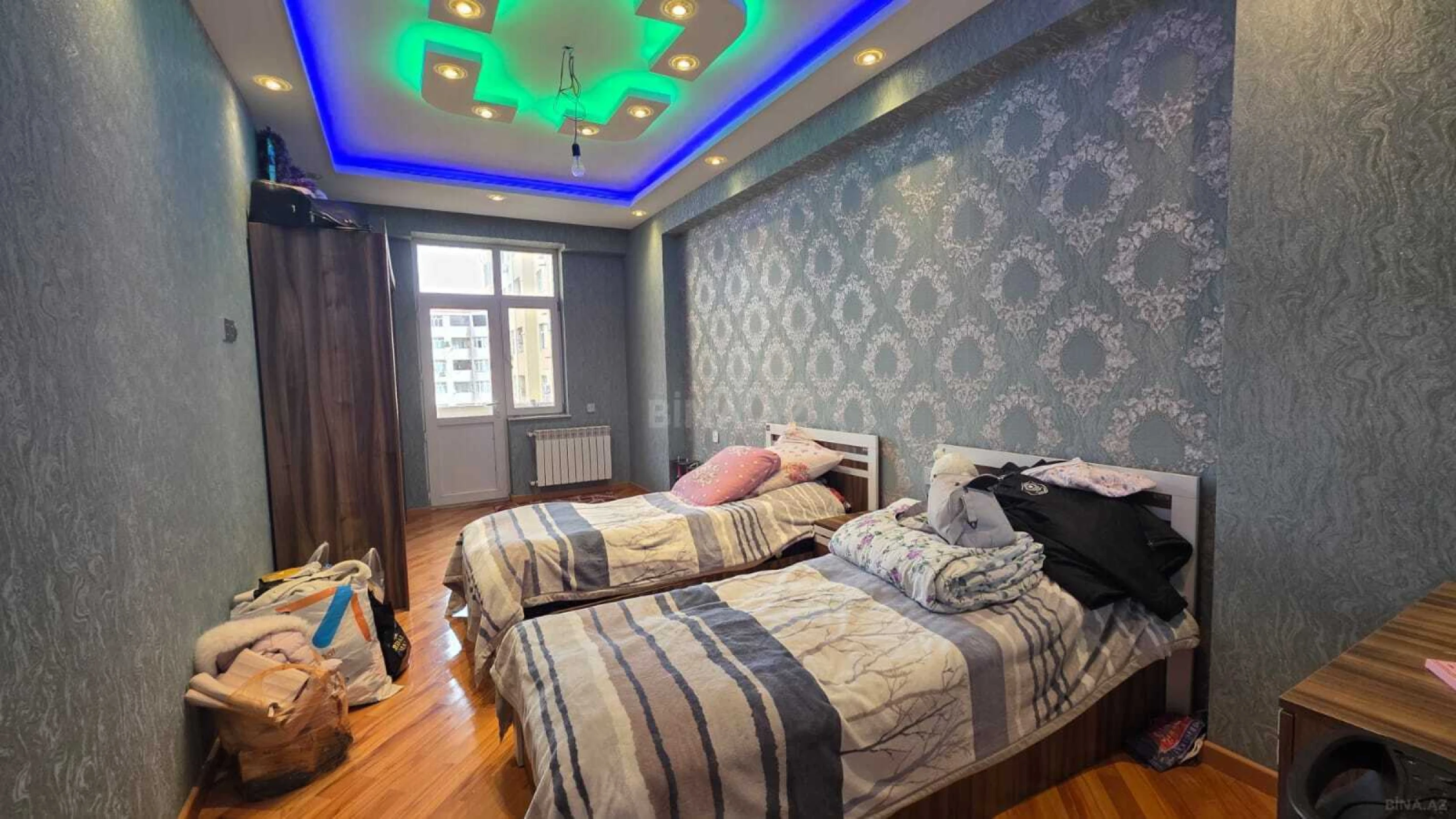 Satılır 3 otaqlı mənzil 130 m²