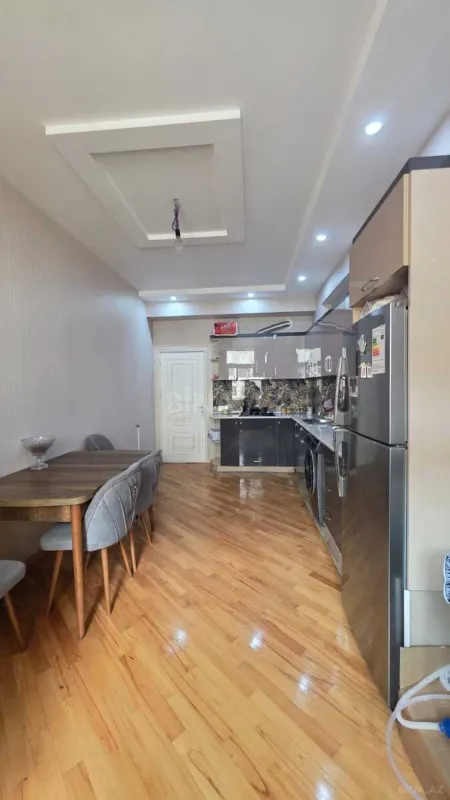 Satılır 3 otaqlı mənzil 130 m²