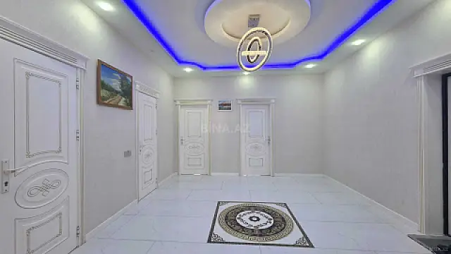 Satılır 3 otaqlı mənzil 130 m²