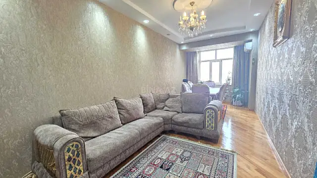 Satılır 3 otaqlı mənzil 130 m²