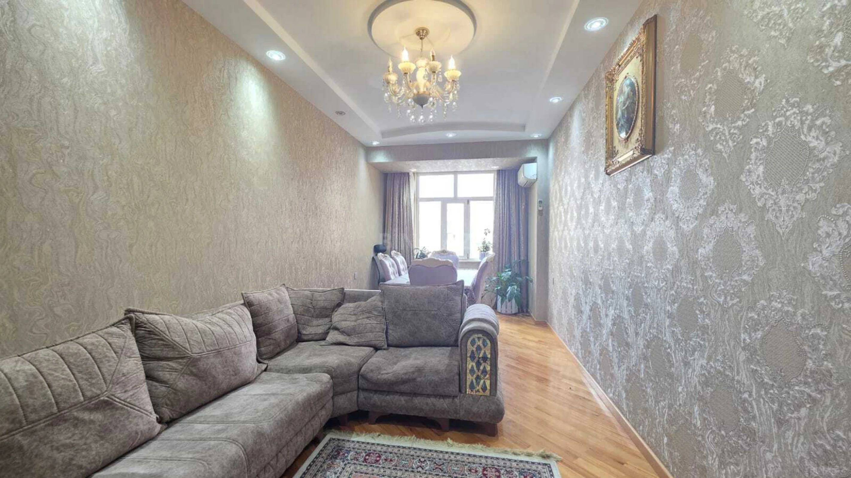 Satılır 3 otaqlı mənzil 130 m²