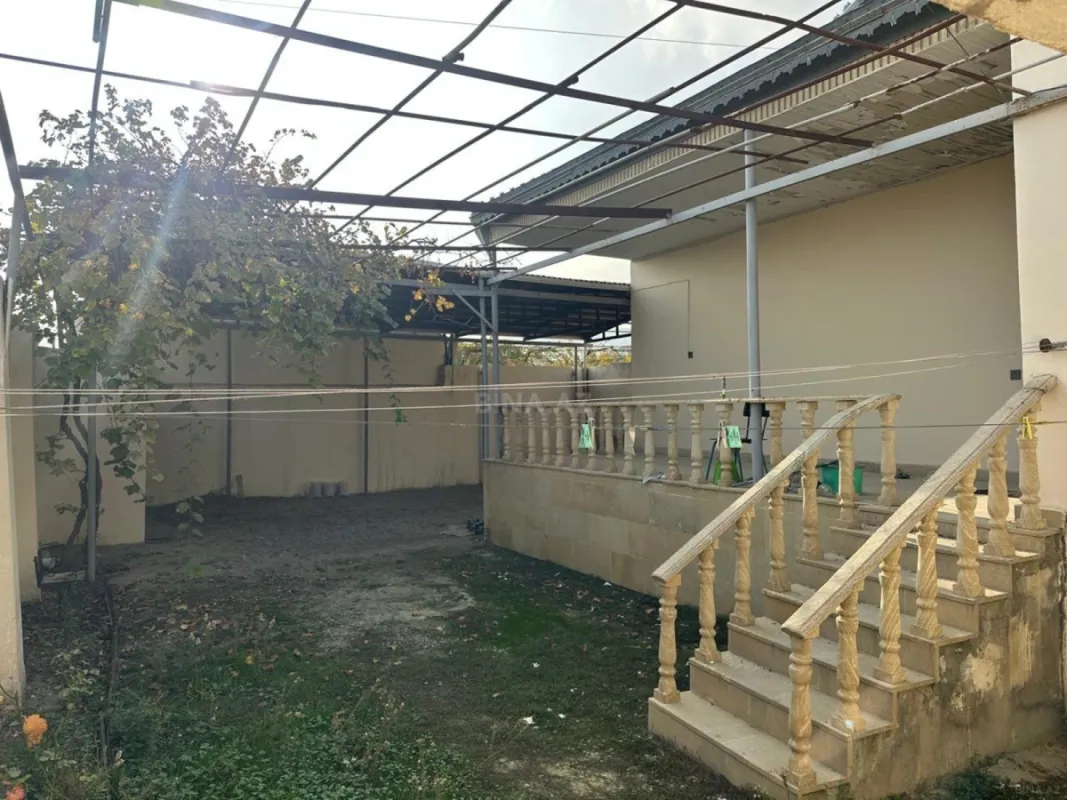 Satılır 4 otaqlı həyət evi 165 m²