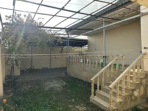 Satılır 4 otaqlı həyət evi 165 m²