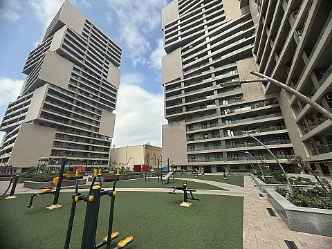 Satılır 2 otaqlı mənzil 100 m²