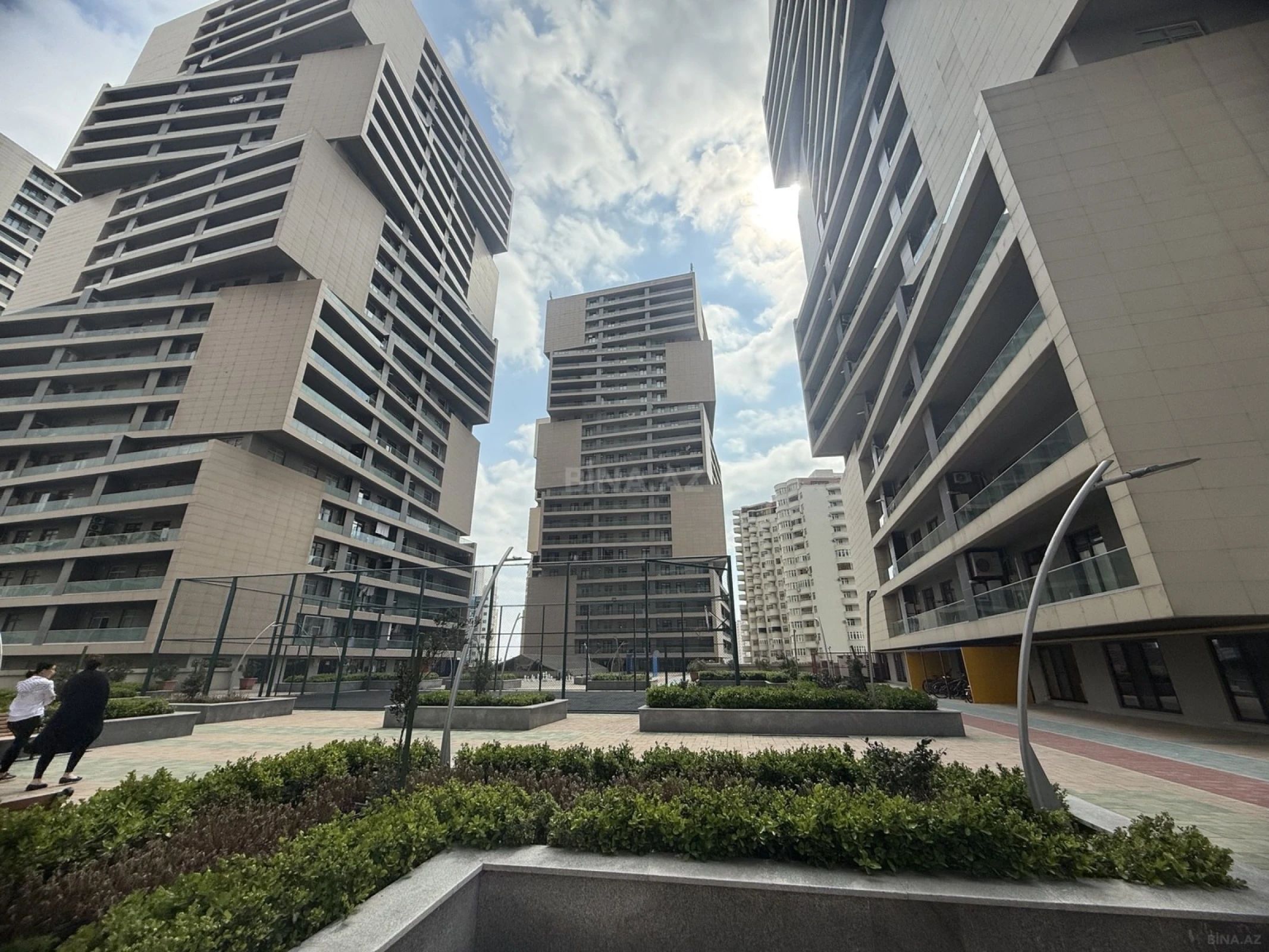 Satılır 2 otaqlı mənzil 100 m²