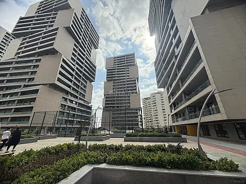 Satılır 2 otaqlı mənzil 100 m²