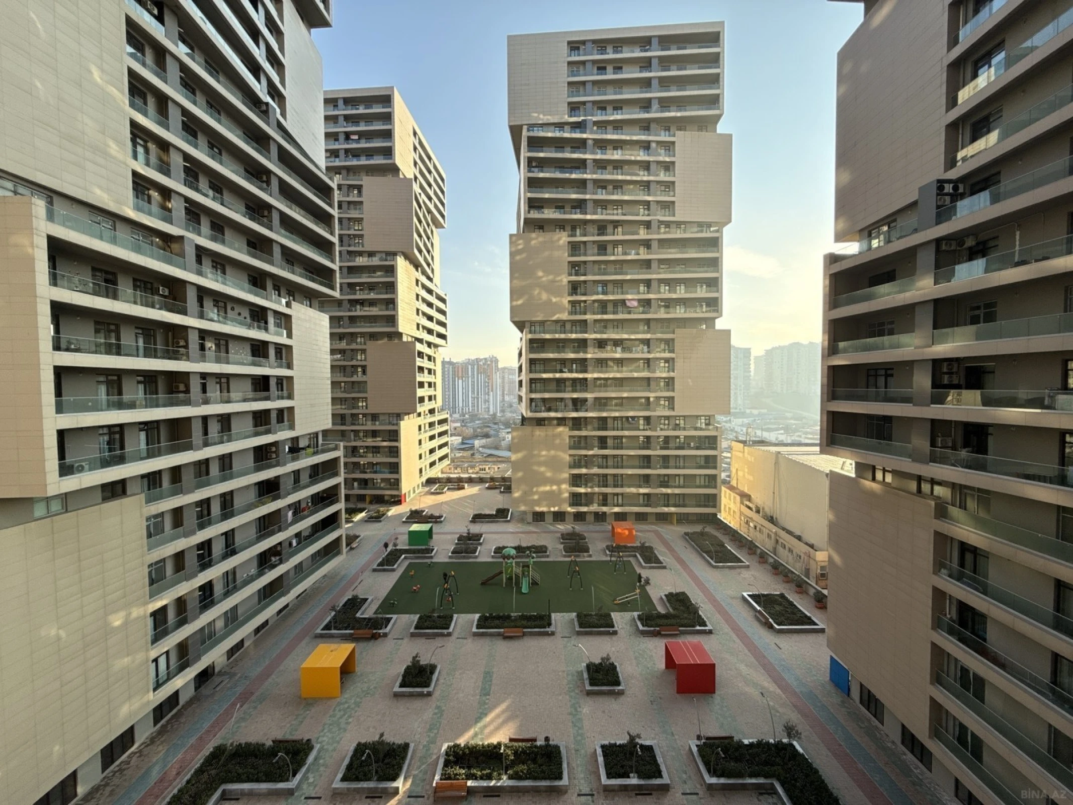 Satılır 2 otaqlı mənzil 100 m²