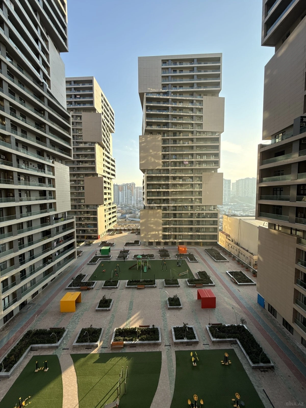 Satılır 2 otaqlı mənzil 100 m²