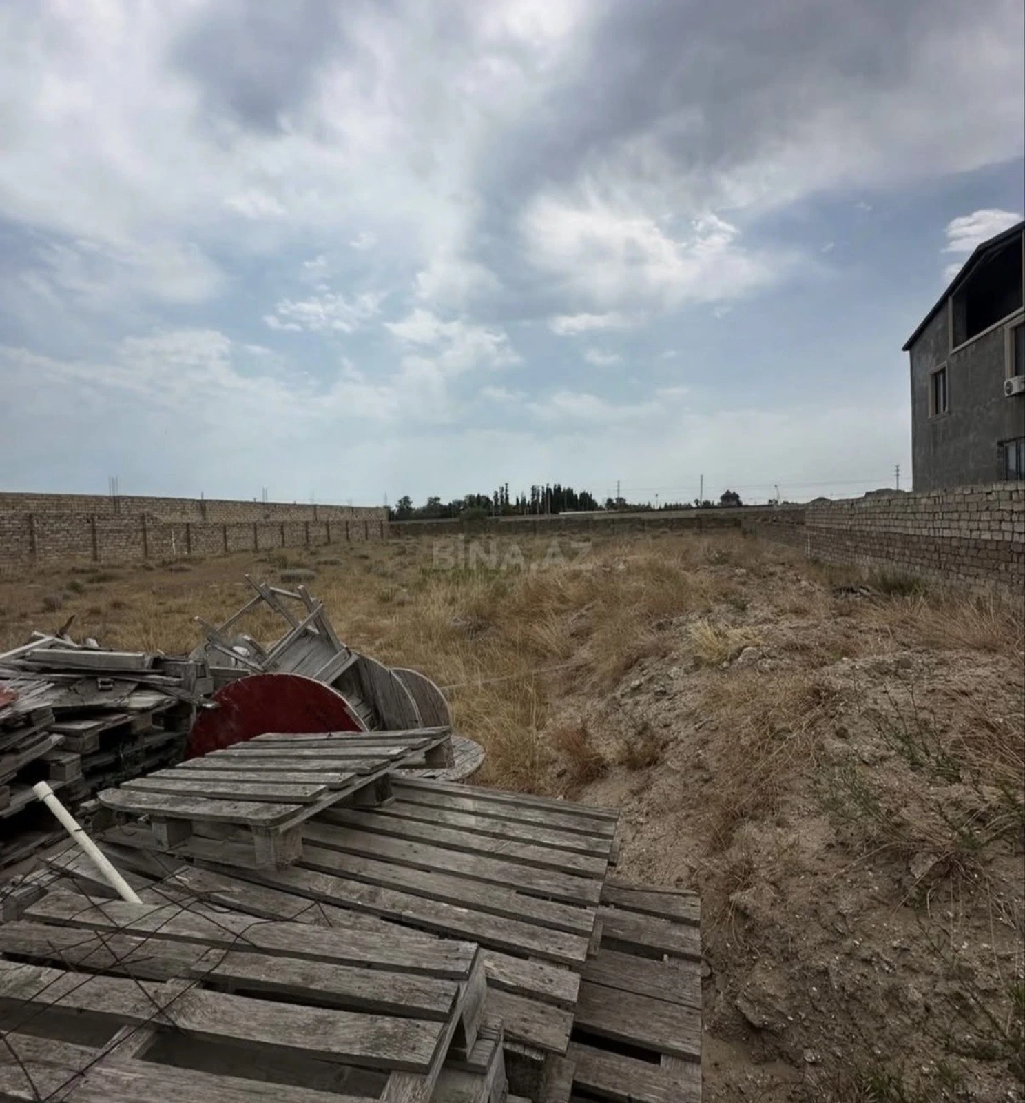 Satılır torpaq sahəsi 12 m²