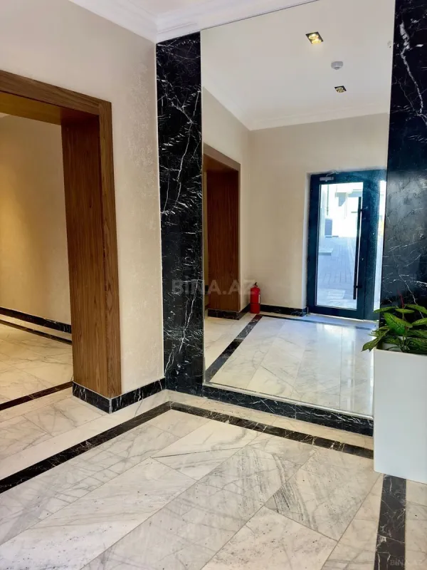 Satılır 4 otaqlı mənzil 193.3 m²