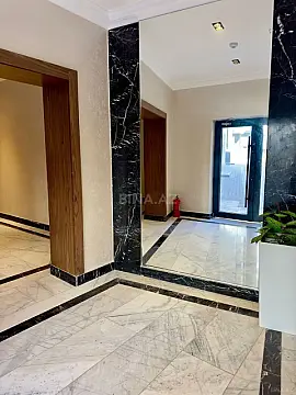 Satılır 4 otaqlı mənzil 193.3 m²