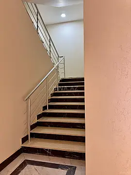 Satılır 4 otaqlı mənzil 193.3 m²