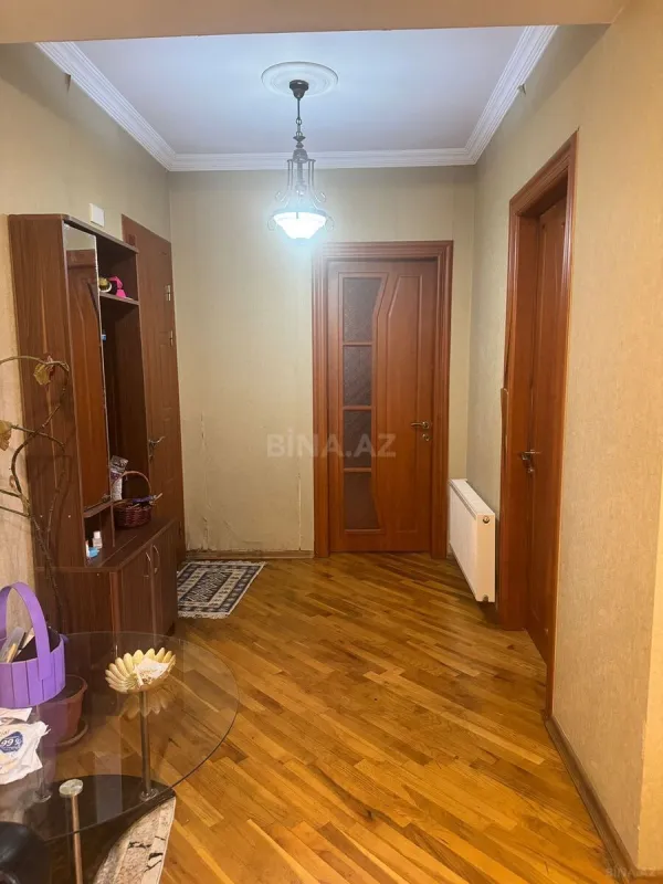 Satılır 2 otaqlı mənzil 112 m²