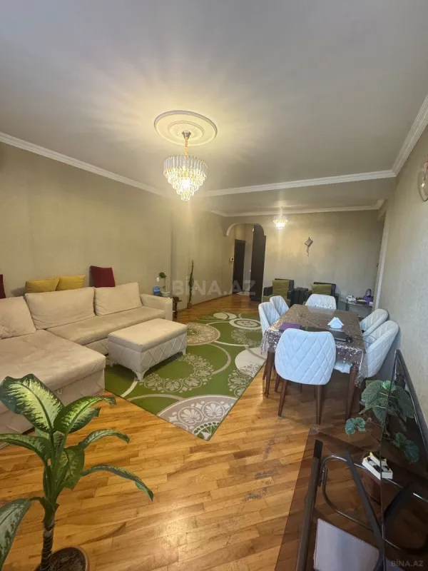 Satılır 2 otaqlı mənzil 112 m²