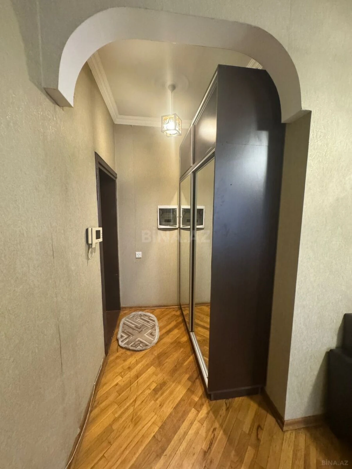 Satılır 2 otaqlı mənzil 112 m²